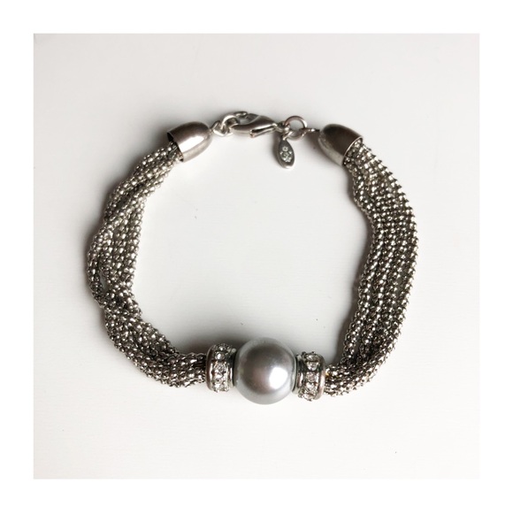 PREMIER DESIGNS Gun Metal Tone Multilayered Chain Link Bracelet with Faux Pearl - Picture 3 of 10